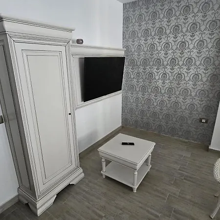 Onix & Pool 109 Apartment *